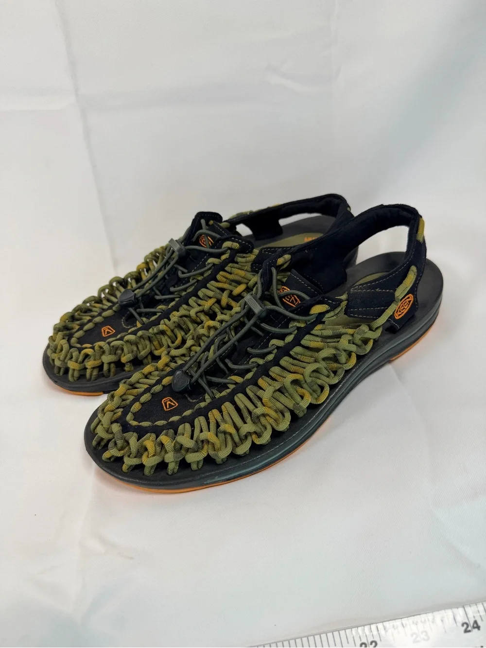 KEEN Men’s Size 10 Shoes Sandals Woven Outdoors Hiking Uneek Style Bungee Cords